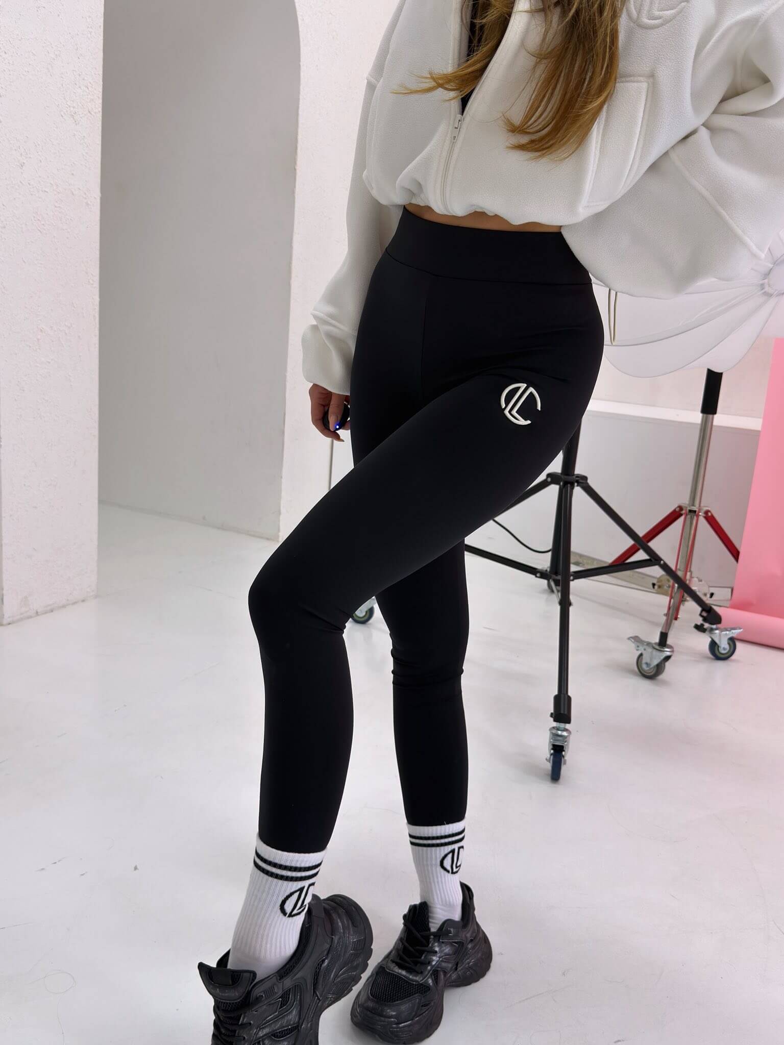 Legginsy SHAPE La Coca czarne z białym logo