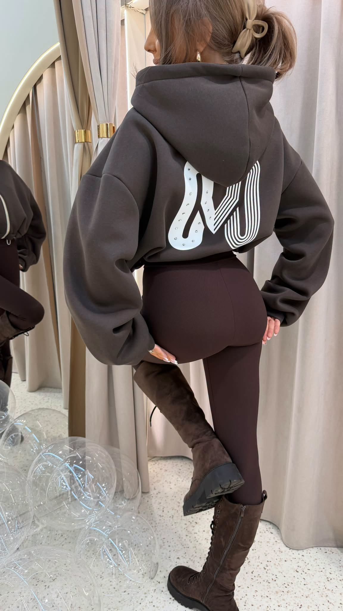 Bluza SHINE Mia Maison na suwak czekolada - obrazek 2