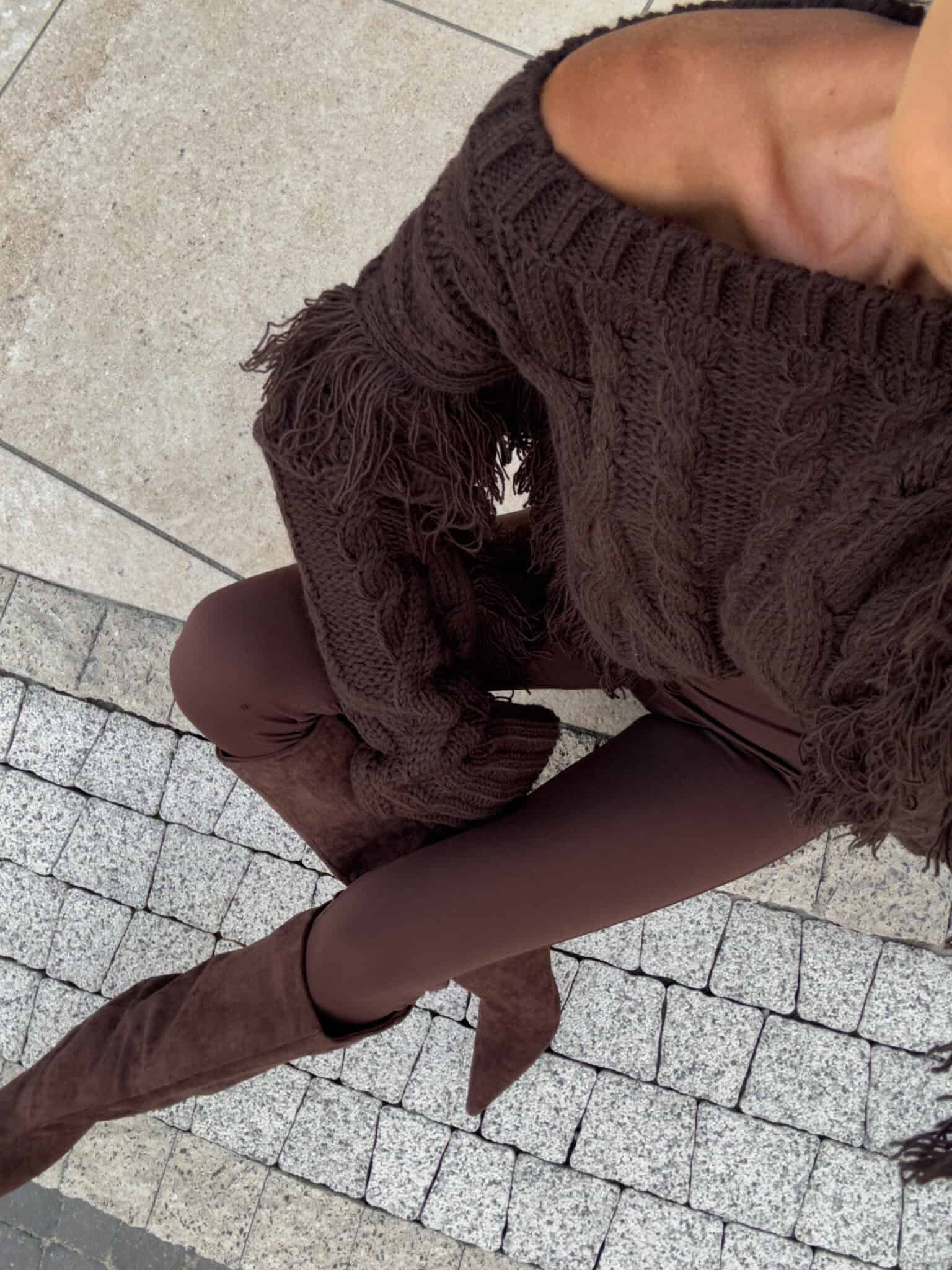 Sweter INDIANA By Me czekolada - obrazek 2